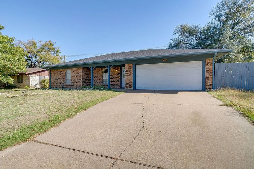 1213 S Rusk Street, Weatherford