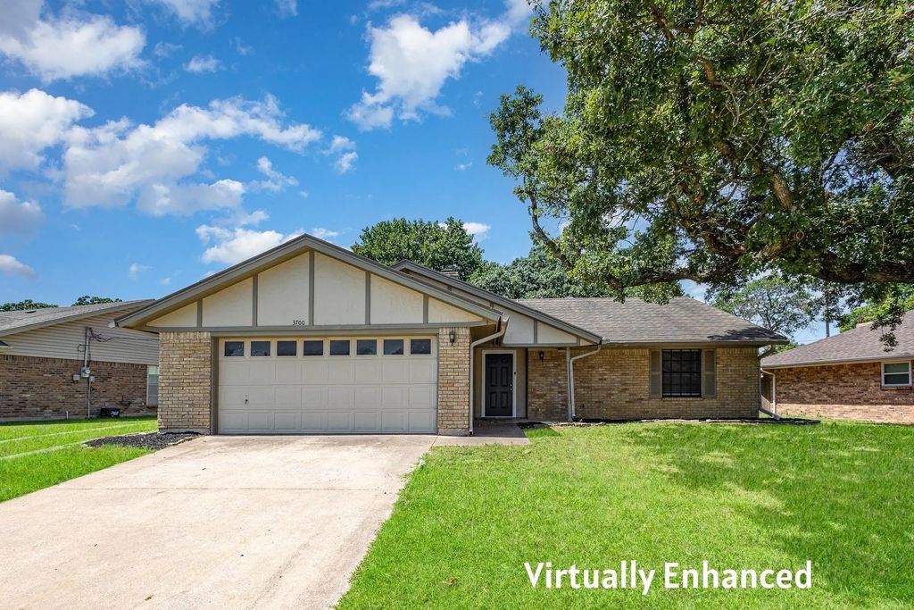3700 Village Glen Trail, Arlington
