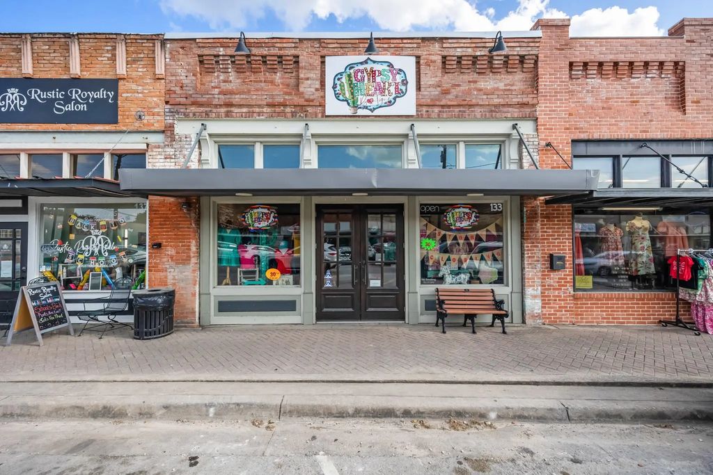133 E Main Street, Royse City