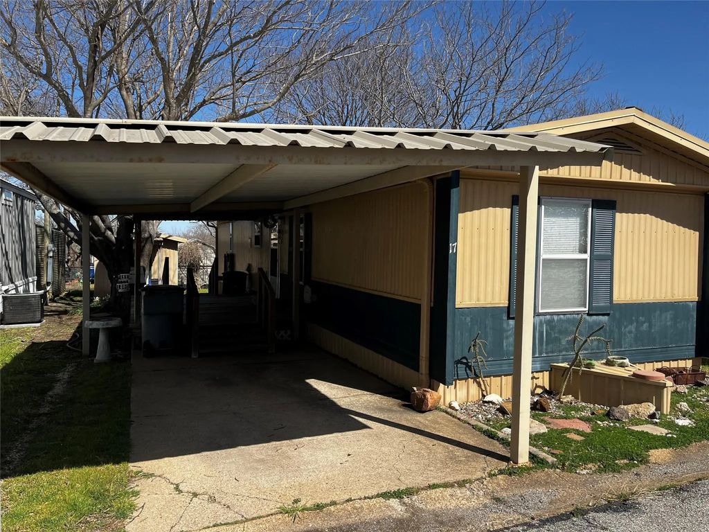 3130 E Parkerville Road 17, Lancaster