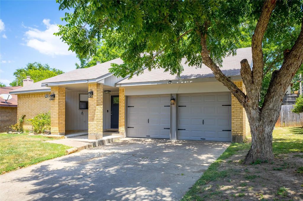 6329 Peggy Drive, Fort Worth