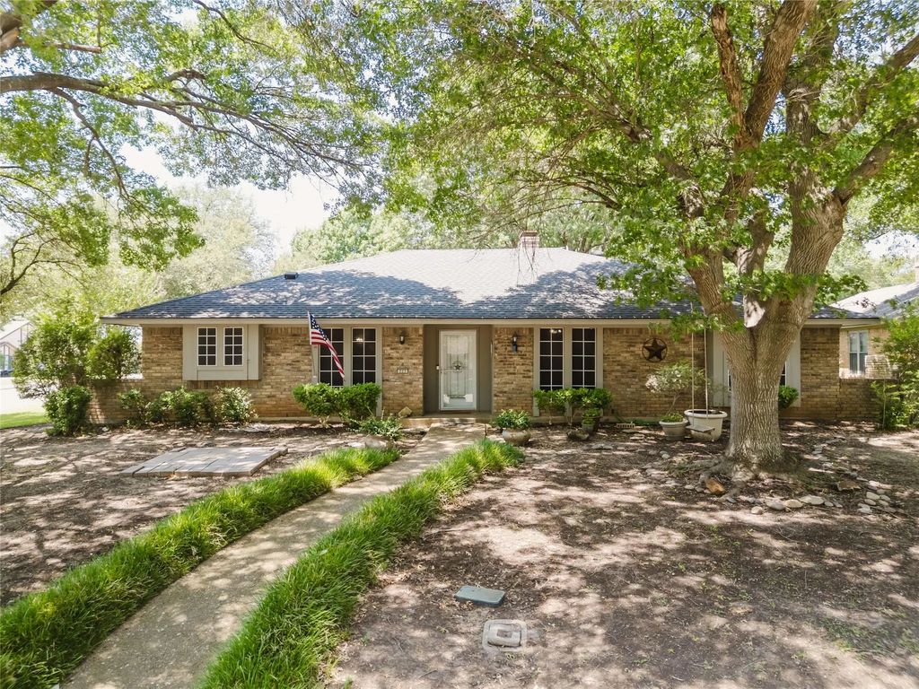 223 Mockingbird Court, Duncanville