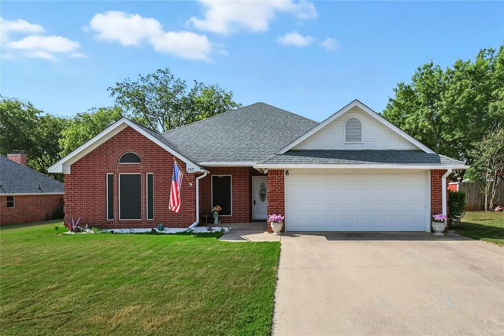 509 Amy Jo Circle, Aubrey
