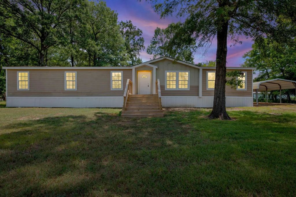 336 Charis Drive, Stonewall