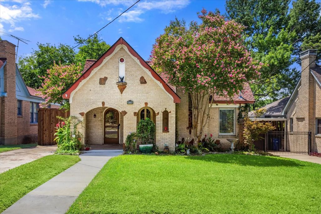 446 W Suffolk Avenue, Dallas