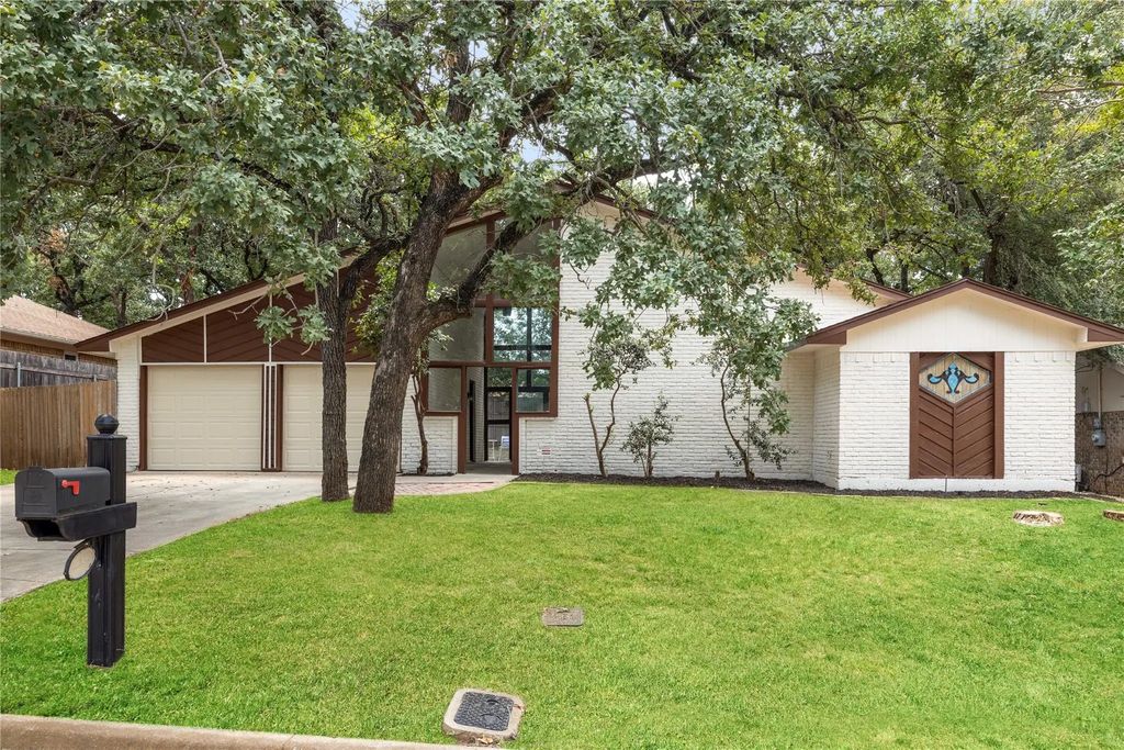 2116 Dartmouth Drive, Arlington