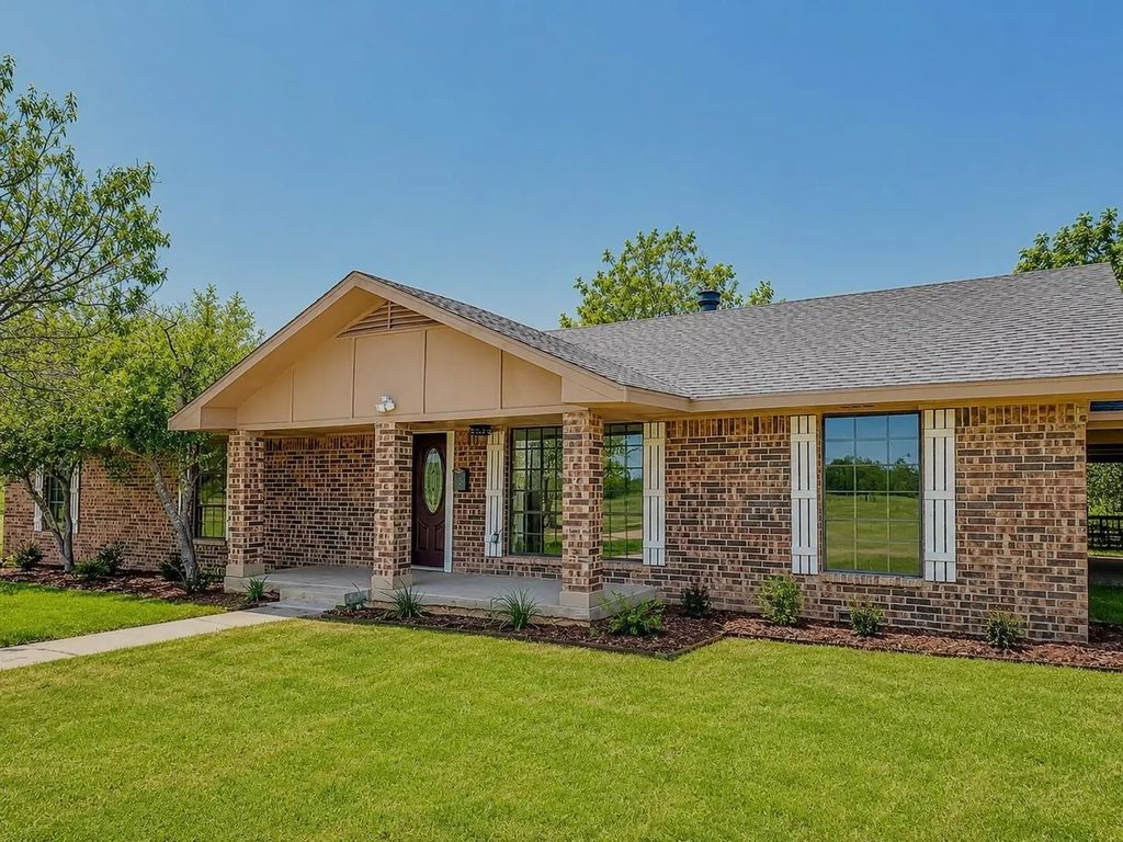 150 Sandlin Court, Springtown