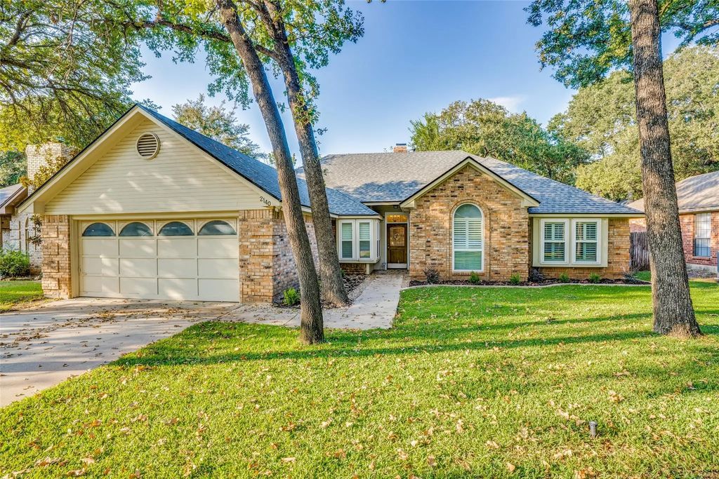 2140 S Winding Creek Drive, Grapevine