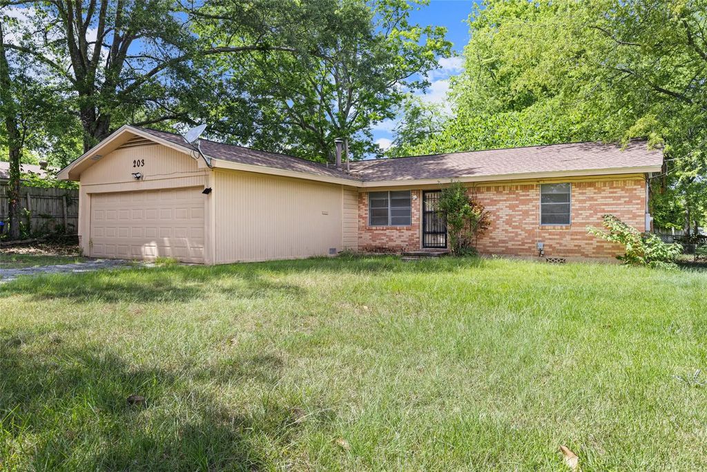 203 Drake Boulevard, Longview