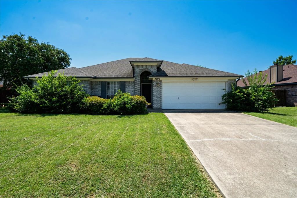 3306 Scenic Glen Drive, Mansfield