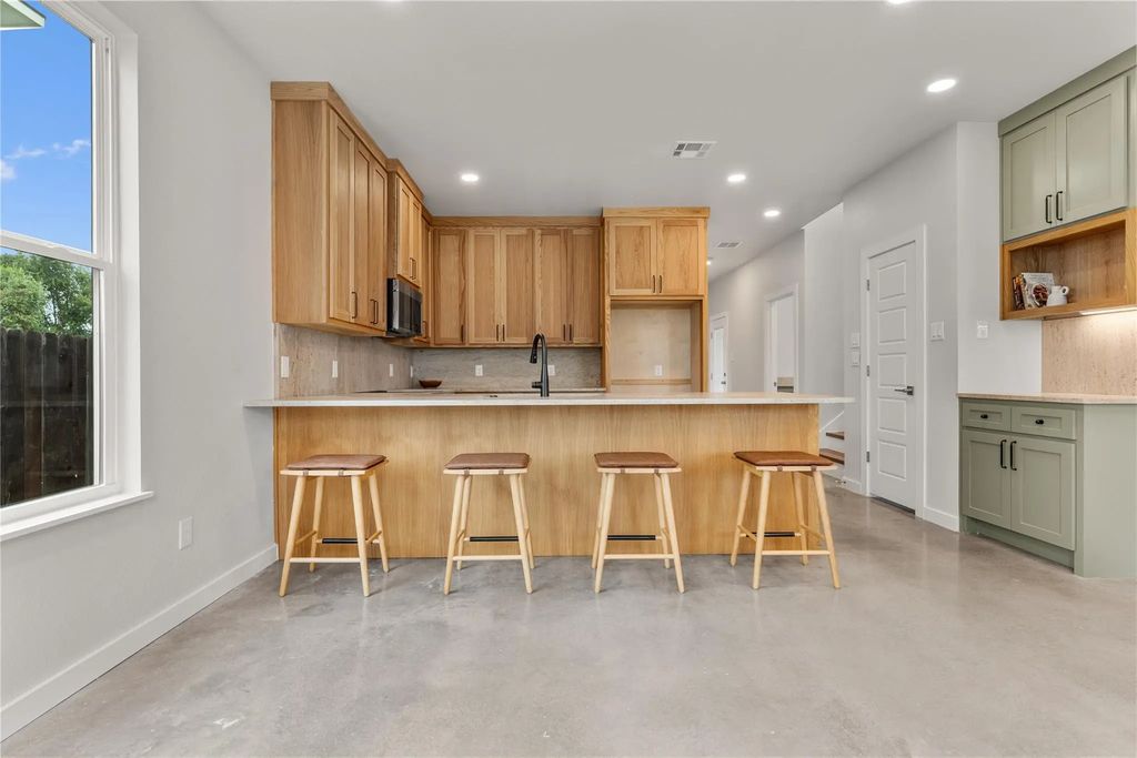 3516 S 4th Street, Waco