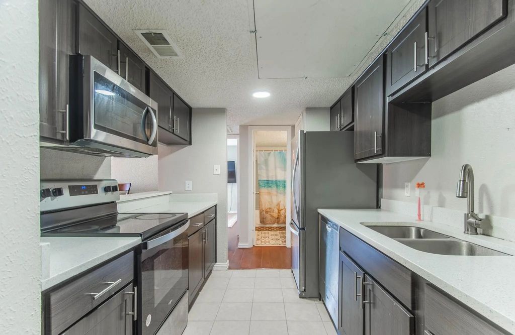 919 S Weatherred Drive 212, Richardson