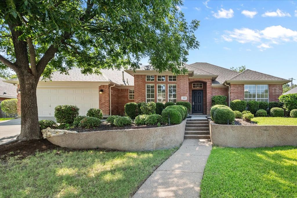 3809 Woodside Drive, Arlington