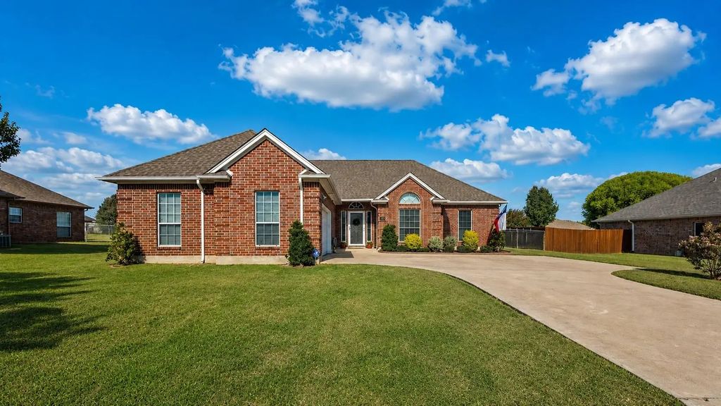 406 Sunshine Trail, Bells