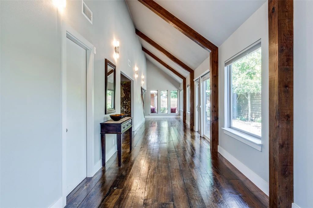 5323 Denton Drive, Dallas