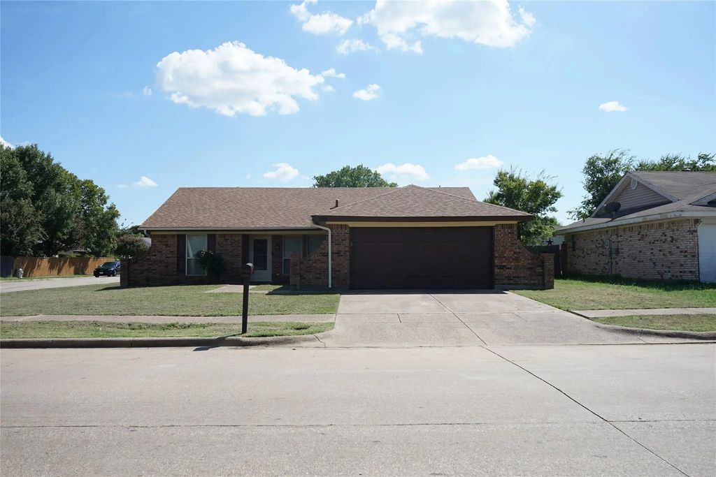 316 Juniper Drive, Arlington