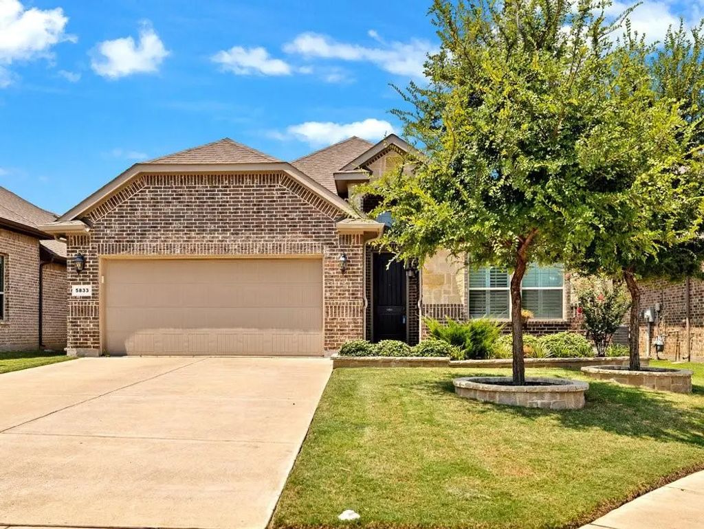 5833 Backshore Drive, Fort Worth