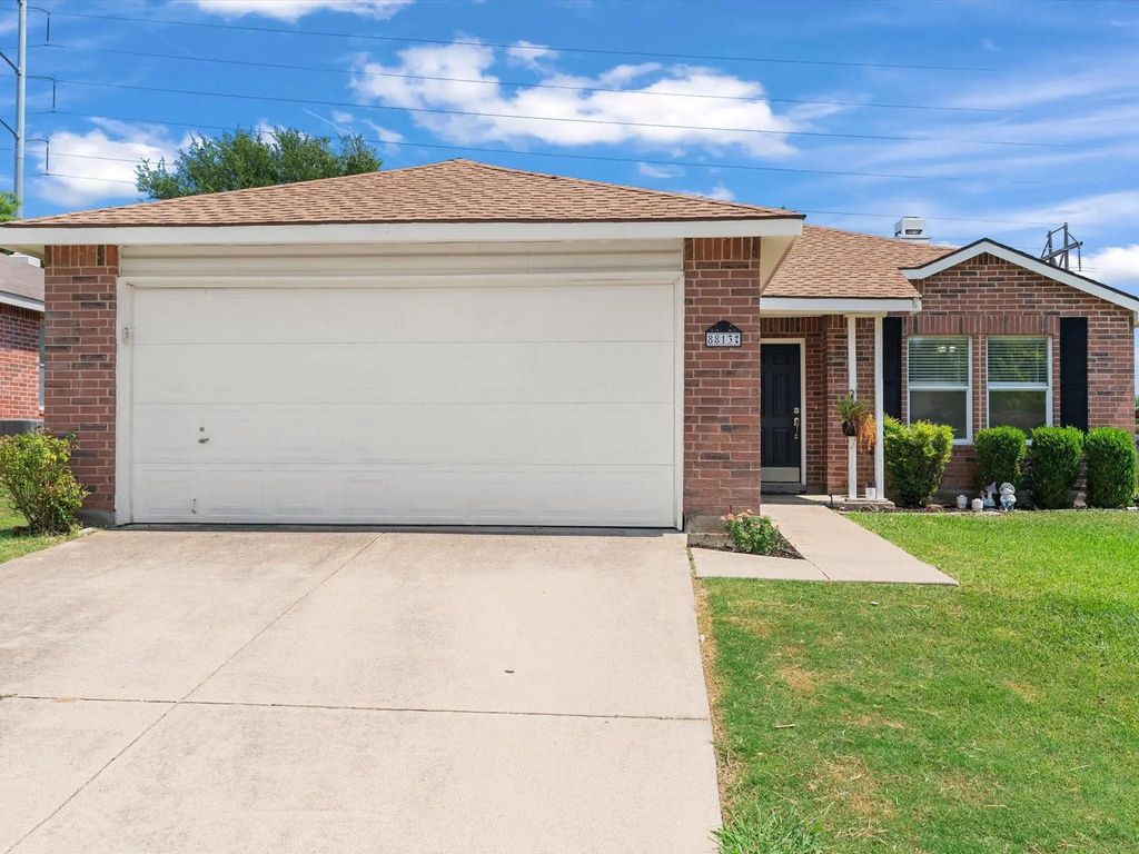 8813 Swan Park Drive, Denton