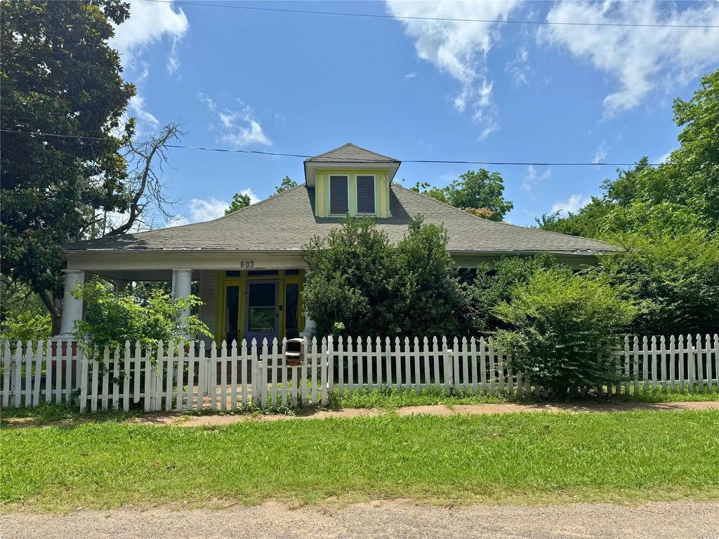 603 N. 2nd St., Honey Grove