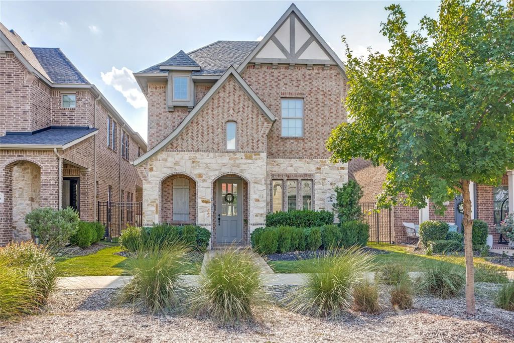 4511 Ebony Sky Trail, Arlington