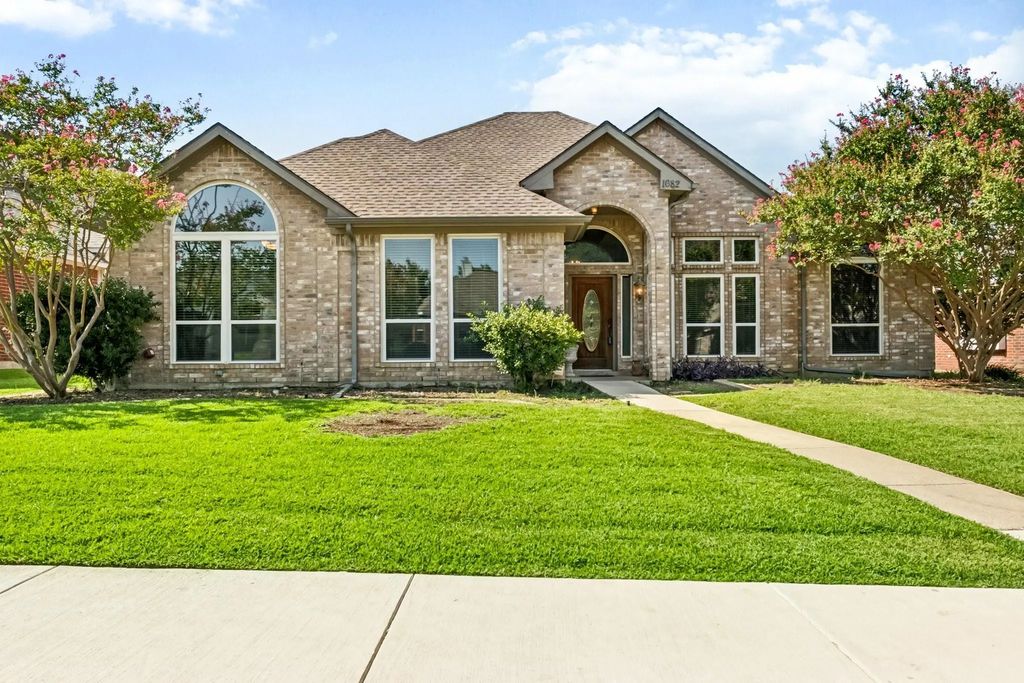 1682 Shannon Drive, Lewisville