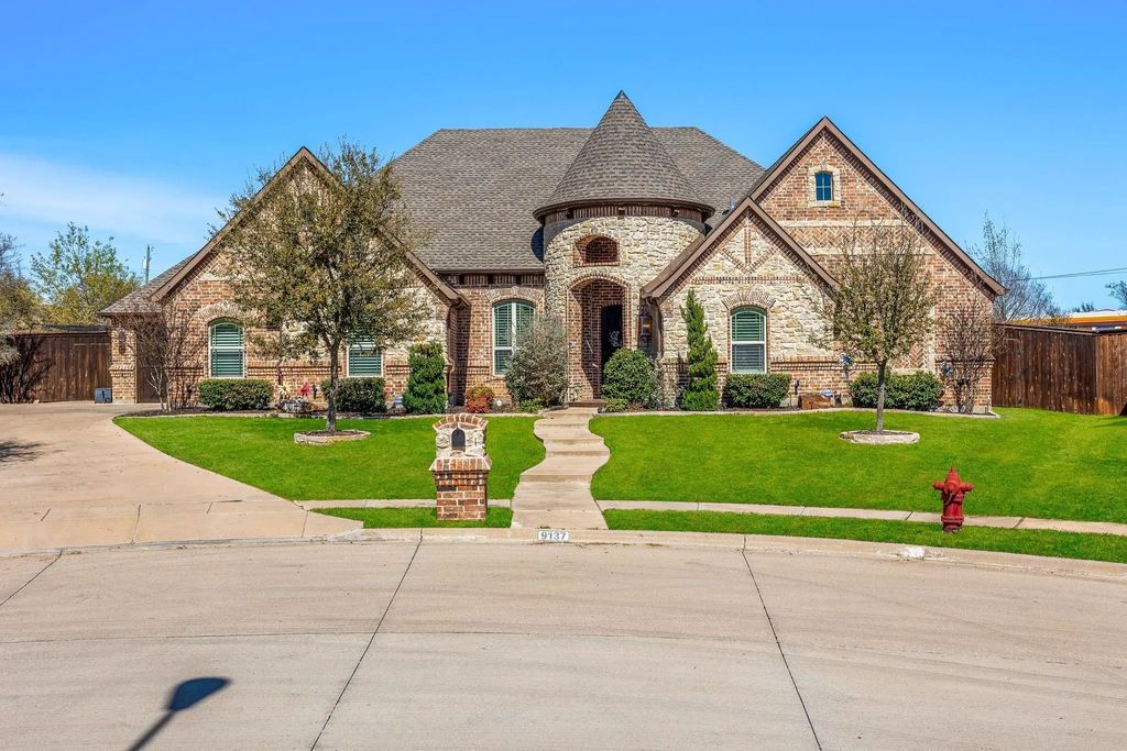 9137 Glendara Drive, North Richland Hills