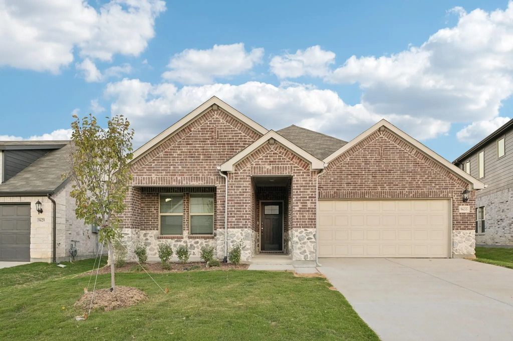 9633 Rattlesnake Trail, Fort Worth