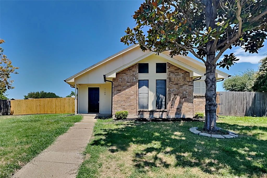 7109 Scots Briar Court, Fort Worth