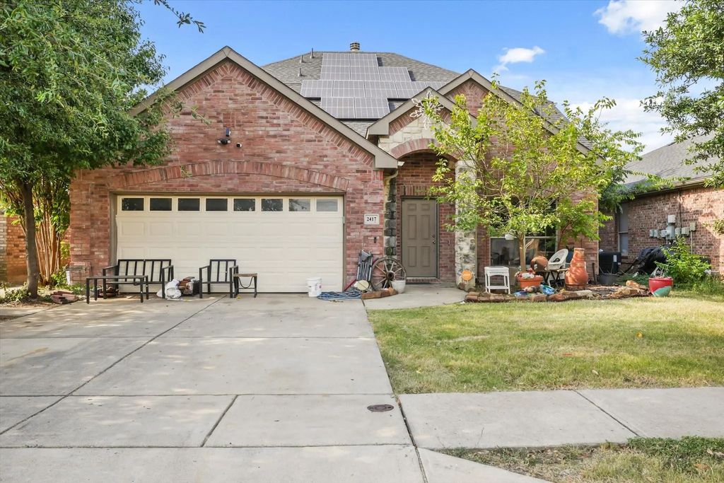2417 Hawkwood Court, Fort Worth