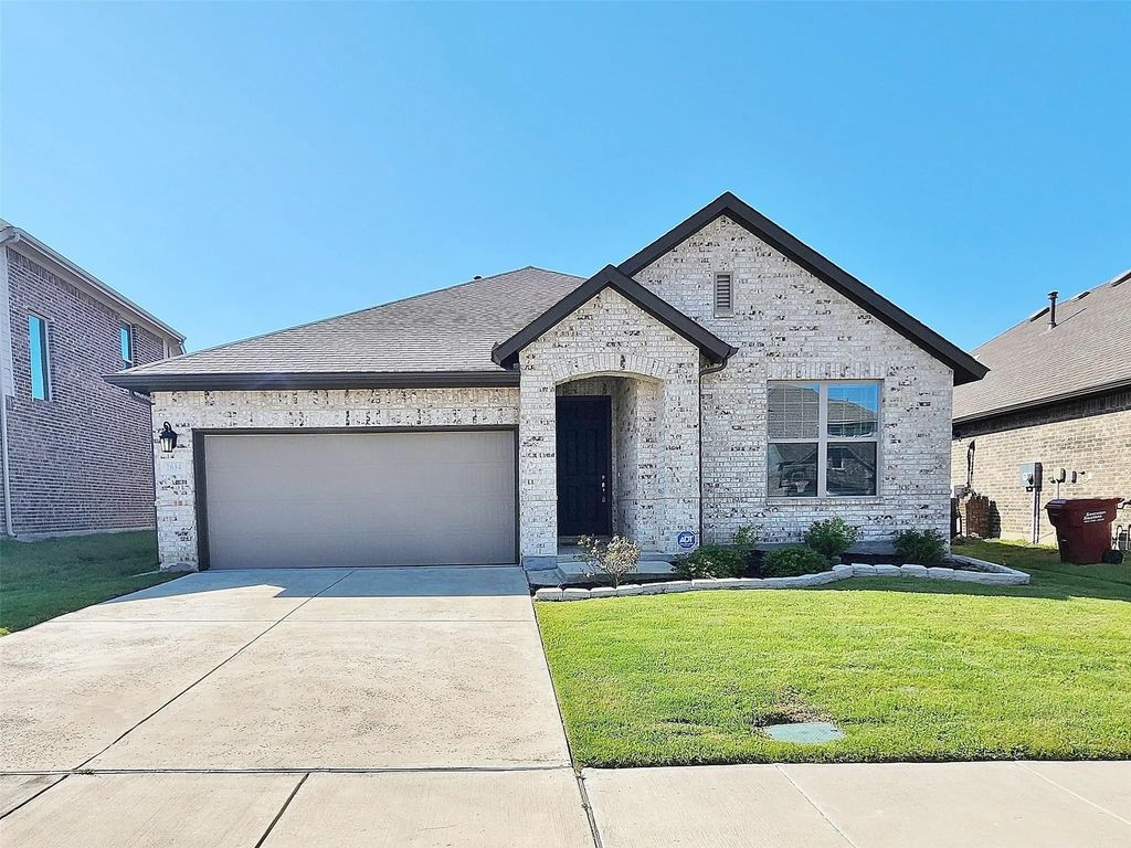 2034 Clear Water Way, Royse City