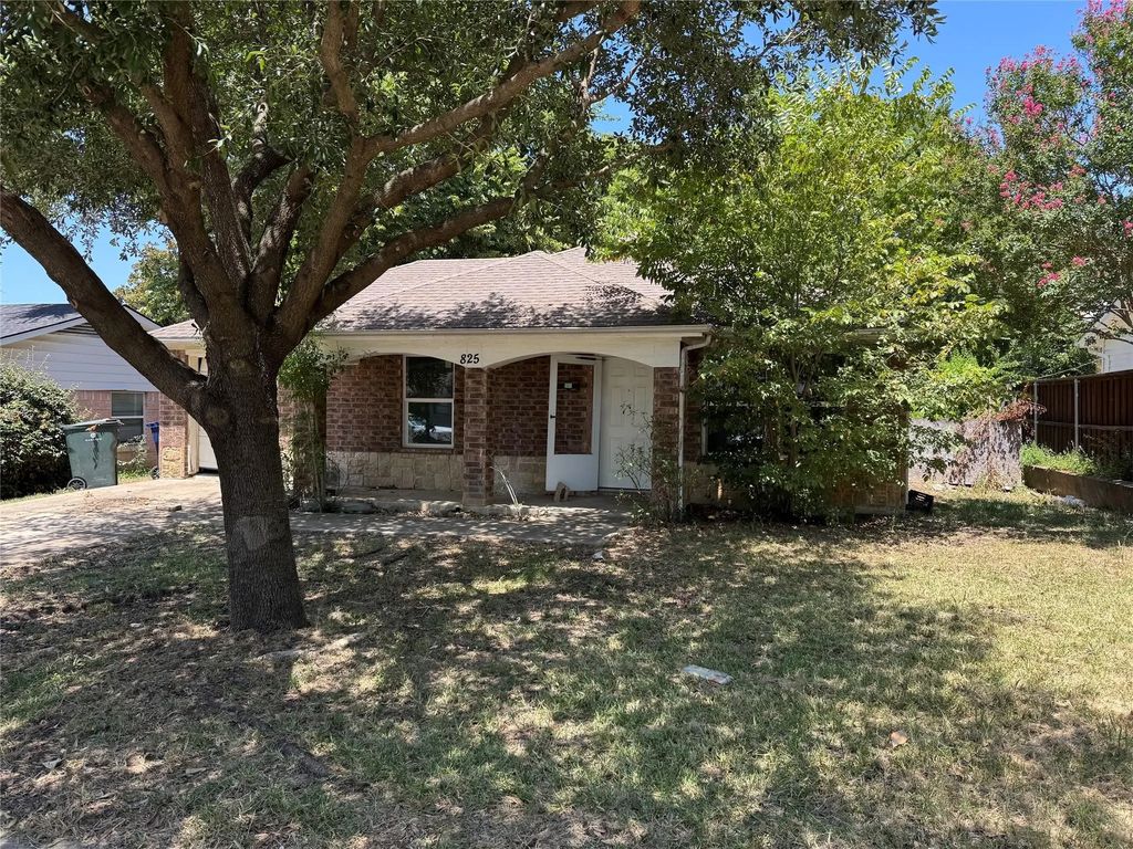 825 E Ridgewood Drive, Garland