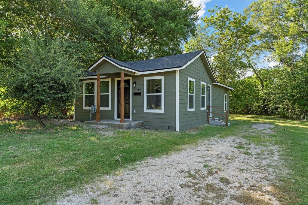 1205 E Calhoun Avenue, Waco