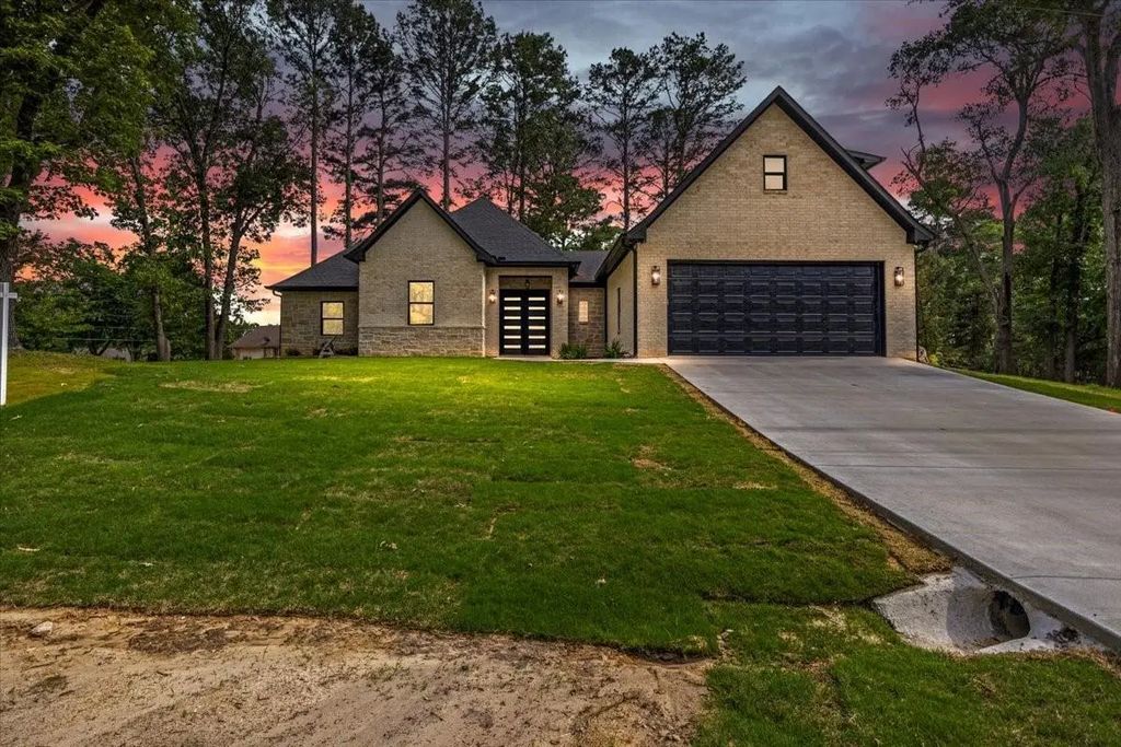 16022 Red Oak Road, Tyler