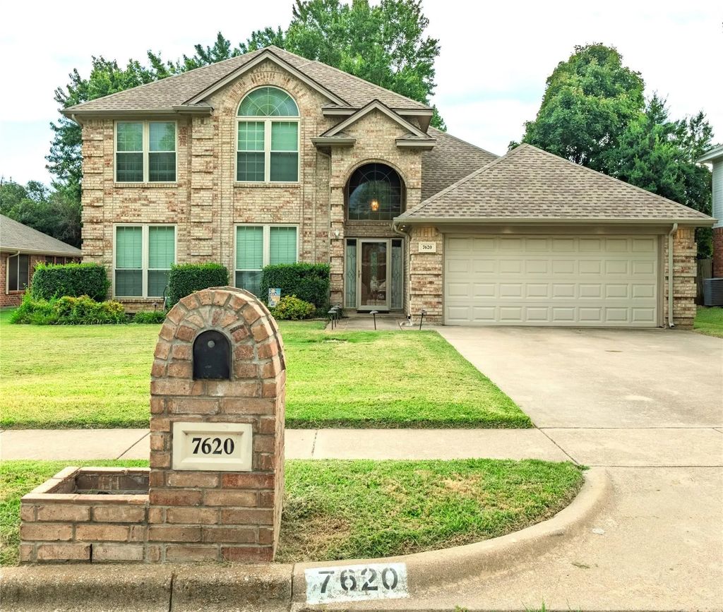 7620 Chapman Drive, North Richland Hills