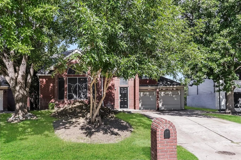 1523 Stratford Drive, Mansfield