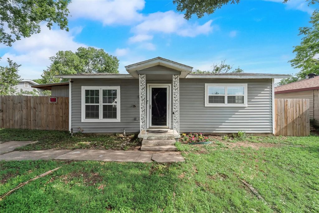 5437 David Strickland Road, Fort Worth