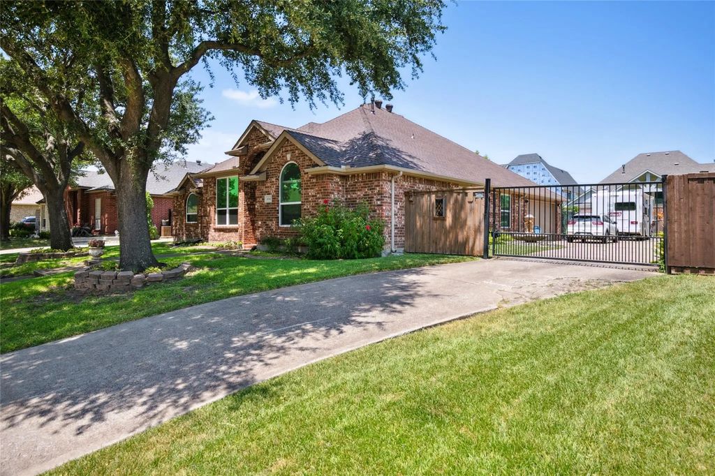8301 Martha Lane, Rowlett