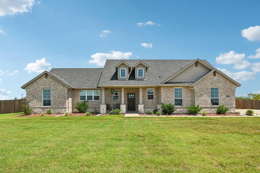 2505 Southern Oak Trail, Oak Ridge