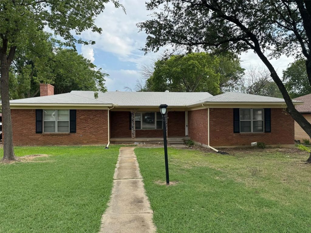 1820 Linden Drive, Denton