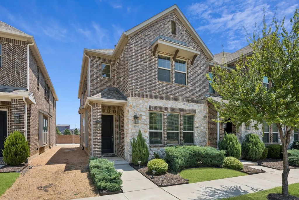12826 Perrin Lane, Farmers Branch