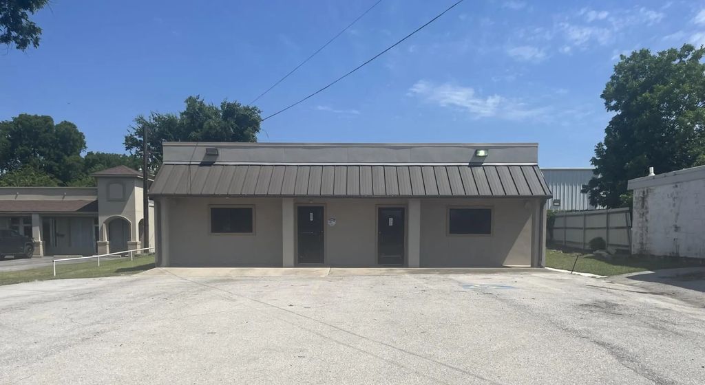 9508 Camp Bowie West Boulevard, Fort Worth