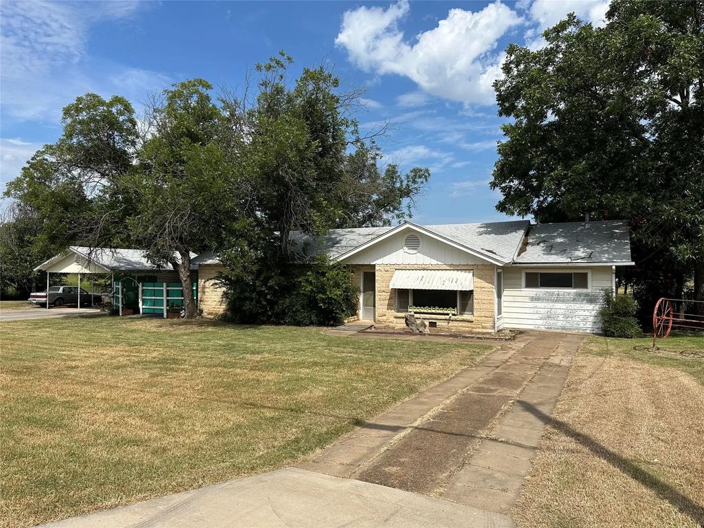 611 Idlewild Drive, Brownwood