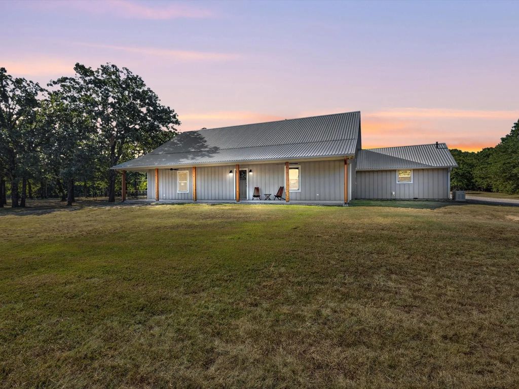 2514 County Road 2105, Ivanhoe