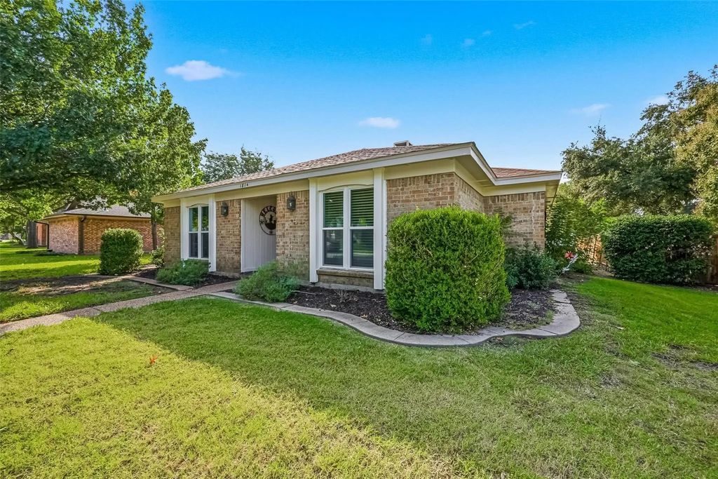 1814 Kensington Drive, Carrollton