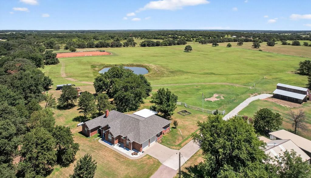 482 Center Hill Road, Gainesville