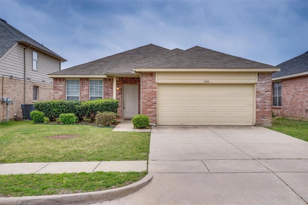 5148 Senator Drive, Fort Worth