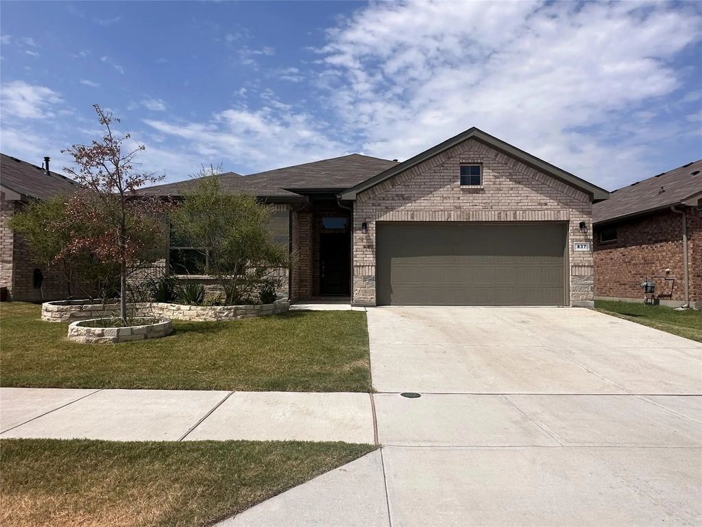 837 Holler Loop, Fort Worth