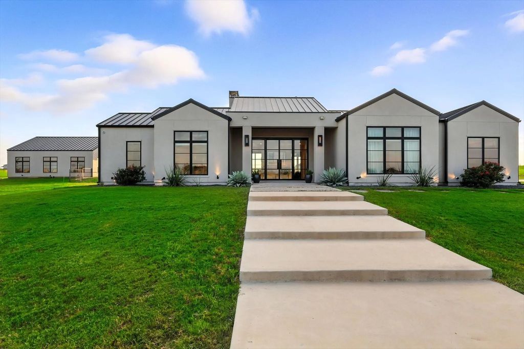 11102 E Rocky Creek, Crowley