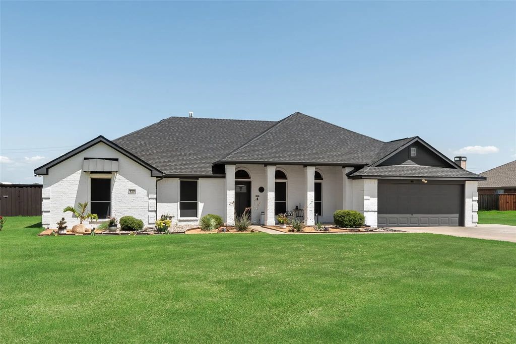 820 Overland Drive, Lowry Crossing
