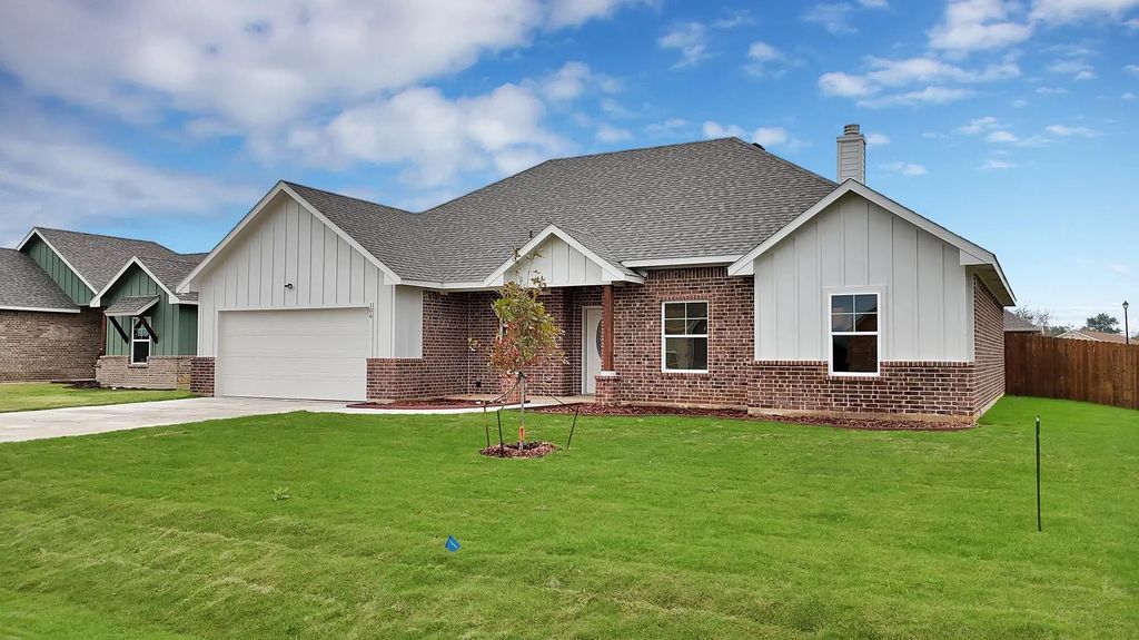 106 Panther Loop, Mabank
